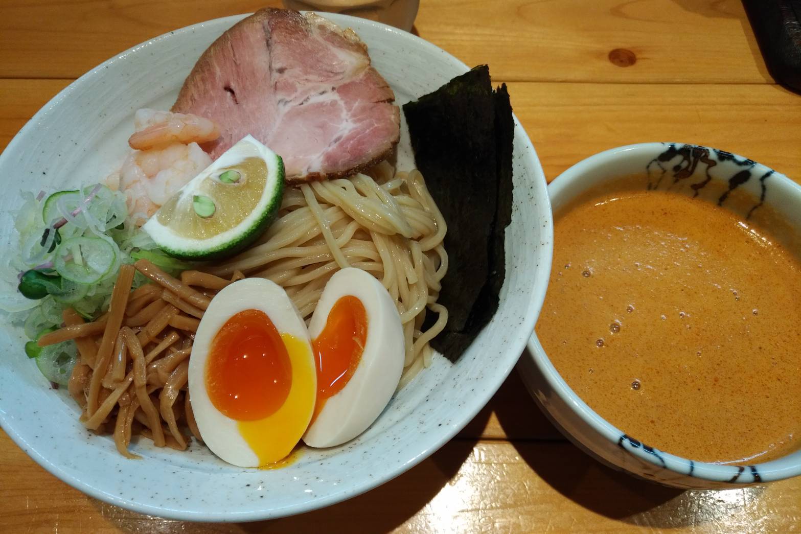 ラーメン修行 今年45杯目 えび味噌つけ麺 麺や そめいよしの 神田 研究とラーメンと読書